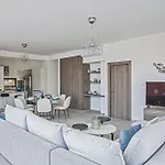 Apomono - New Luxury 3 Bedroom With Pool * بروتاراس