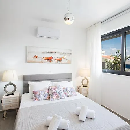 Villa Apomono - New Luxury 3 Bedroom With Pool