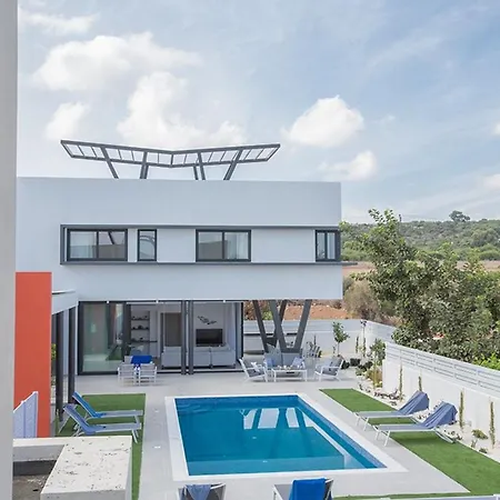 Apomono - New Luxury 3 Bedroom With Pool Vilă *