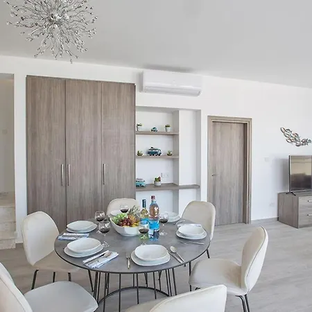 Villa Apomono - New Luxury 3 Bedroom With Pool