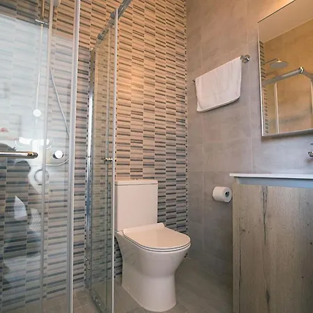 Apomono - New Luxury 3 Bedroom With Pool וילה פרוטאראס