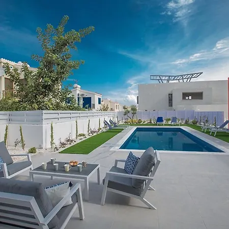 Villa Apomono - New Luxury 3 Bedroom With Pool *