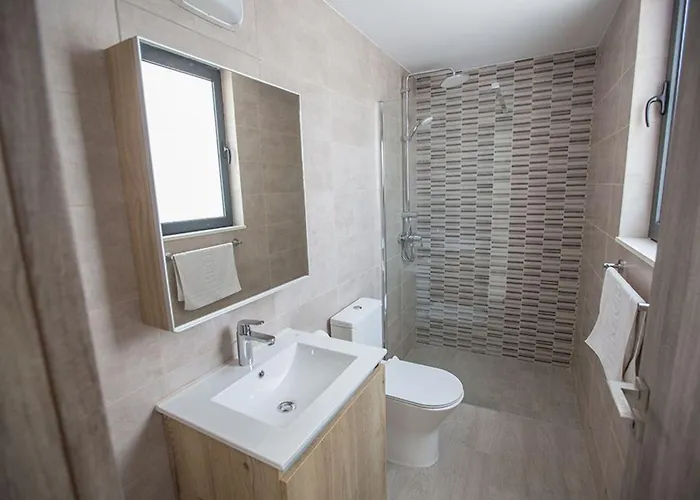 Βίλα Apomono - New Luxury 3 Bedroom With Pool Πρωταράς