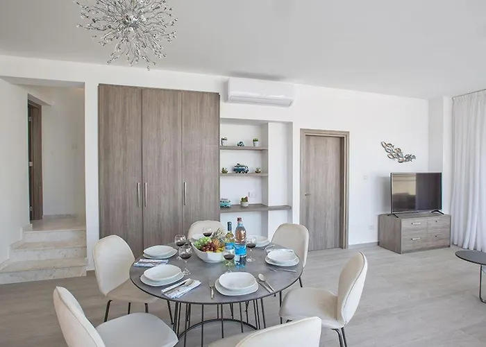 别墅 Apomono - New Luxury 3 Bedroom With Pool