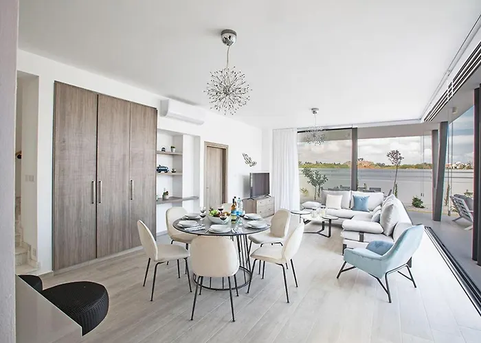 Apomono - New Luxury 3 Bedroom With Pool